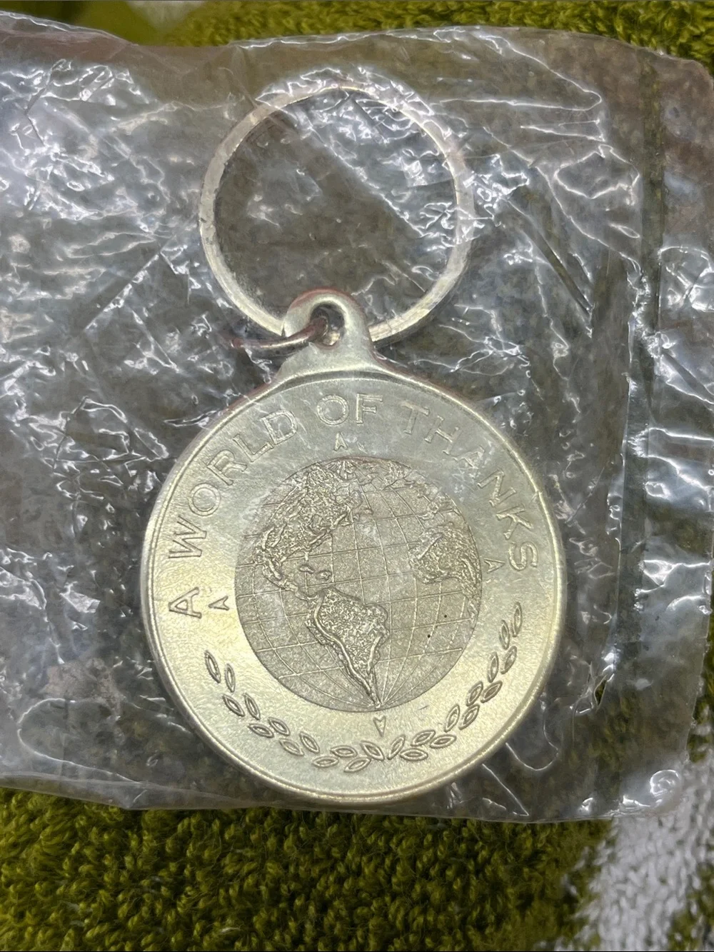 Gold-Tone 'A World of Thanks' Medal Key & Card Holder